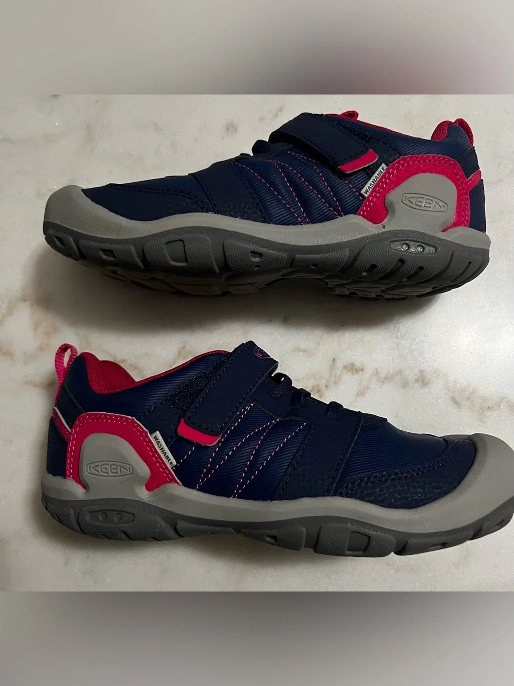 Preowned Keen  Kids Knotch Peak Blue Depths Pink Peacock Sneaker Size 3 EUC